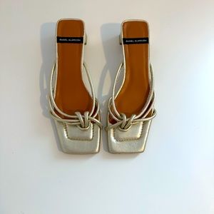 Ángel Alarcón thong heels